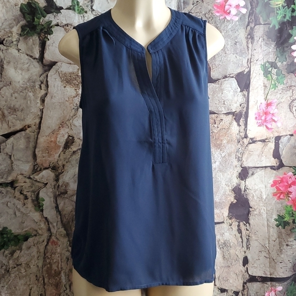 Collective Concepts Sleeveless blouse size S